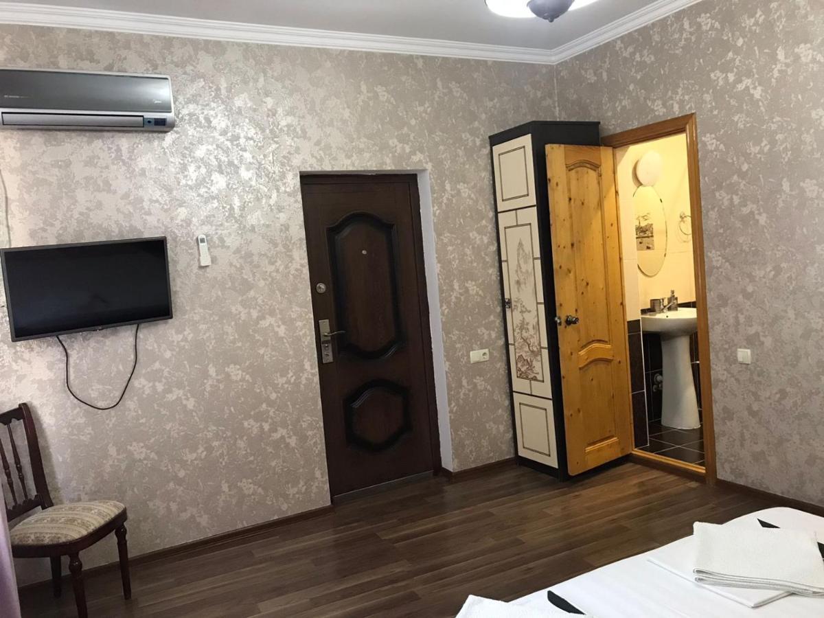 Гостевой Дом София 400 М До Моря Gagra Exterior foto